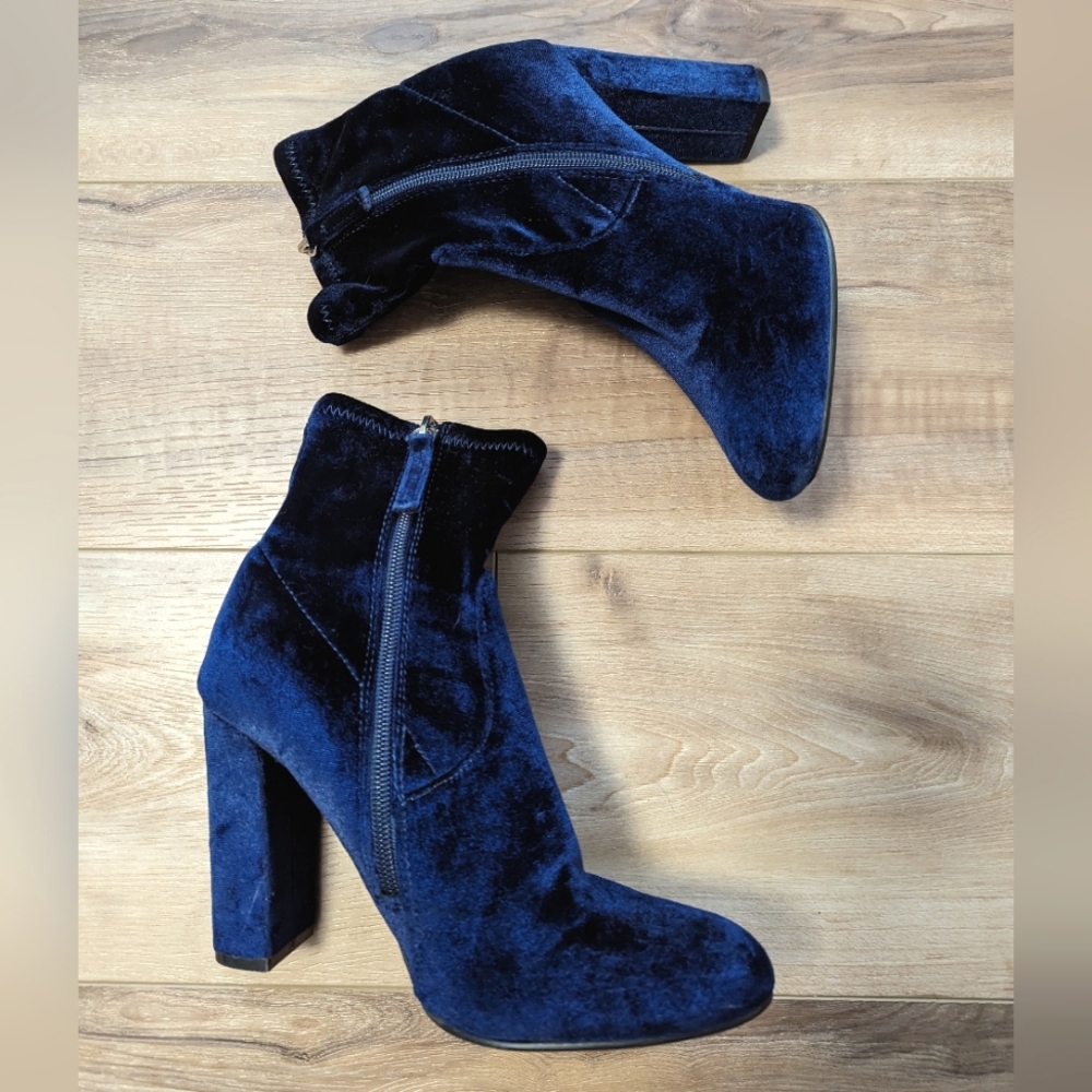 Steve Madden "Edit" Blue Velvet Zip Up Heeled Boots 7.5